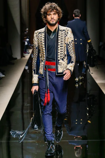 Look 3